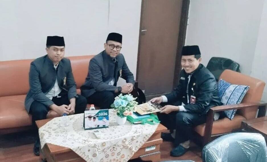 PC LDII Tanah Abang berkunjung ke Kantor Urusan Agama (KUA) Kecamatan Tanah Abang. Foto: LINES.