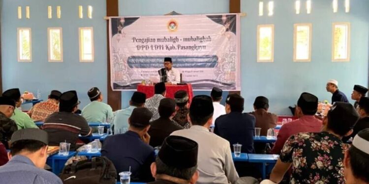 DPD LDII Pasangkayu menghelat pengajian mubaligh mubalighah se-Kabupaten Pasangkayu dengan materi Hadist Shahih Bukhari yang dihadiri FKUB. Foto: LINES.