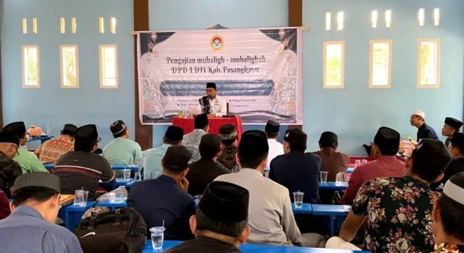 DPD LDII Pasangkayu menghelat pengajian mubaligh mubalighah se-Kabupaten Pasangkayu dengan materi Hadist Shahih Bukhari yang dihadiri FKUB. Foto: LINES.