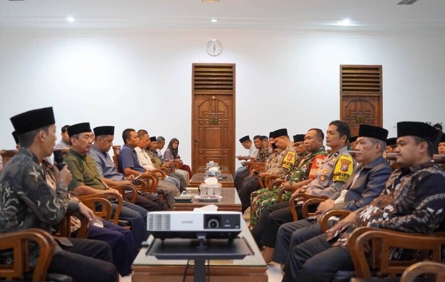 Rapat Koordinasi (Rakor) bersama unsur Babinsa dan Bhabinkamtibmas Kelurahan Burengan dan Banjaran, serta jajaran Ketua RT dan RW. Foto: LINES.