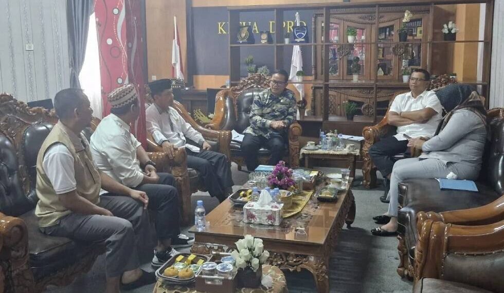 DPD LDII Tulang Bawang silaturahim dengan Ketua DPRD Tulang Bawang, Aliasan. Foto: LINES.