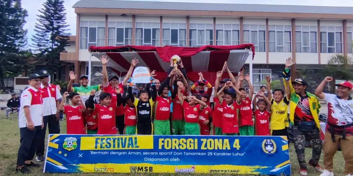 Forum Sepak Bola Generasi Indonesia (Forsgi) menggelar Festival Forsgi Jawa Barat Zona 4 bertema Bermain dengan Aman, secara Sportif dan Tanamkan 29 Karakter Luhur”. Foto: LINES