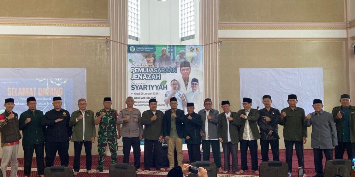 Majelis Ulama Indonesia (MUI) Kecamatan Ciparay menyelenggarakan bimbingan pemulasaraan jenazah sesuai syariat Islam. Kegiatan itu diselenggarakan di Masjid Darussalam LDII, Ciparay, Kabupaten Bandung, Jawa Barat pada Minggu (25/1/2026). Foto: LINES