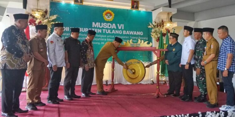 Bupati Tulang Bawang, Qudrotul Ikhwan mengajak LDII untuk memperkuat kolaborasi dalam membangun sumberdaya manusia (SDM) unggul dan berdaya saing. Foto: LINES