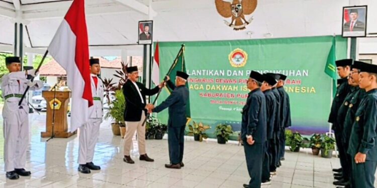 Bupati Purworejo Yuli Hastuti menghadiri pelantikan Pengurus DPD LDII Kabupaten Purworejo masa bakti 2025–2030. Pelantikan tersebut berlangsung di Pendopo Pringgitan, Purworejo, Jawa Tengah, pada Rabu (4/2/2026). Foto: LINES