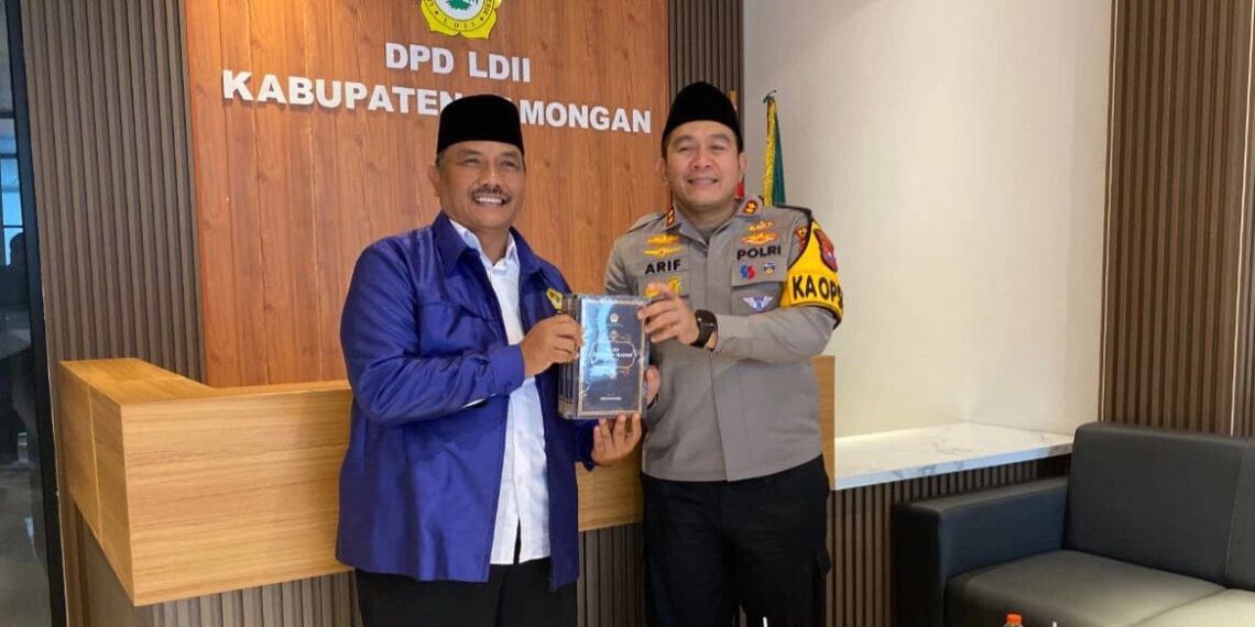 Kapolres Lamongan, AKBP Arif Fazlurrahman mengunjungi kantor DPD LDII Kabupaten Lamongan, Jawa Timur, pada Rabu (11/2/2026). Foto: LINES