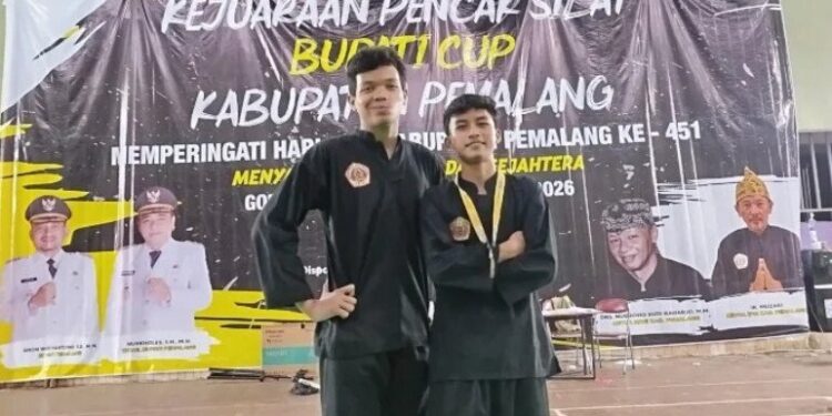 Dua atlet muda LDII Kabupaten Pemalang merebut medali emas dalam Kejuaraan Pencak Silat Bupati Pemalang Cup. Foto: LINES
