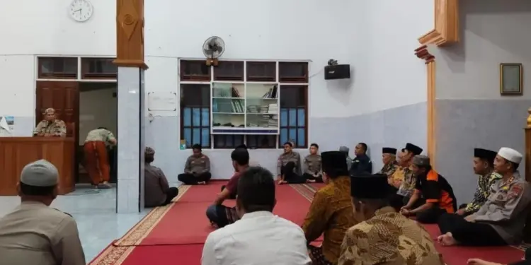 Gerakan Subuh Berjamaah (GSB) yang digagas Polres Tanah Datar kembali digelar  di wilayah Kabupaten Tanah Datar. Foto: LINES