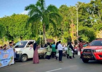 Kolaborasi TPQ, Majelis Taklim, dan LDII Kepulauan Yapen Bagikan Takjil