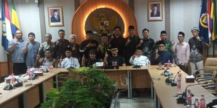 Silaturahmi dan buka puasa bersama yang digelar di Gedung DPRD Kota Bandung. Foto: LINES.