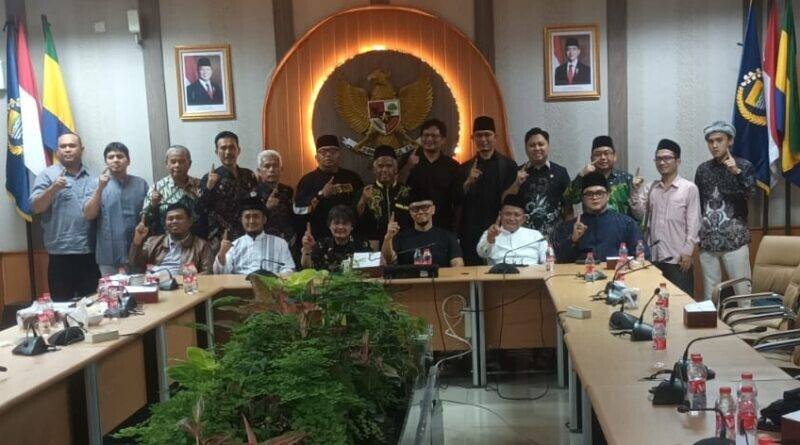 Silaturahmi dan buka puasa bersama yang digelar di Gedung DPRD Kota Bandung. Foto: LINES.