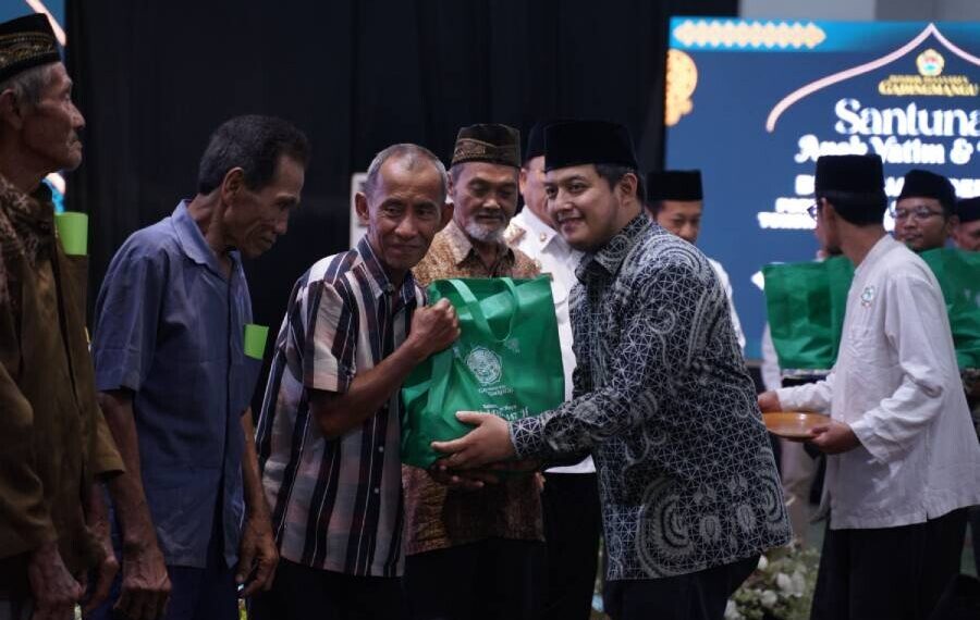 Ponpes Gadingmangu menggelar Buka Puasa Bersama dan Santunan Anak Yatim serta Duafa. Foto: LINES.