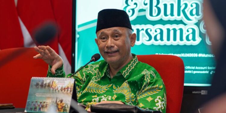 Ketua Umum DPP LDII KH Chriswanto Santoso berbicara di hadapan wartawan pada Media Gathering dan Buka Puasa Bersama, (9/3). Foto: LINES.