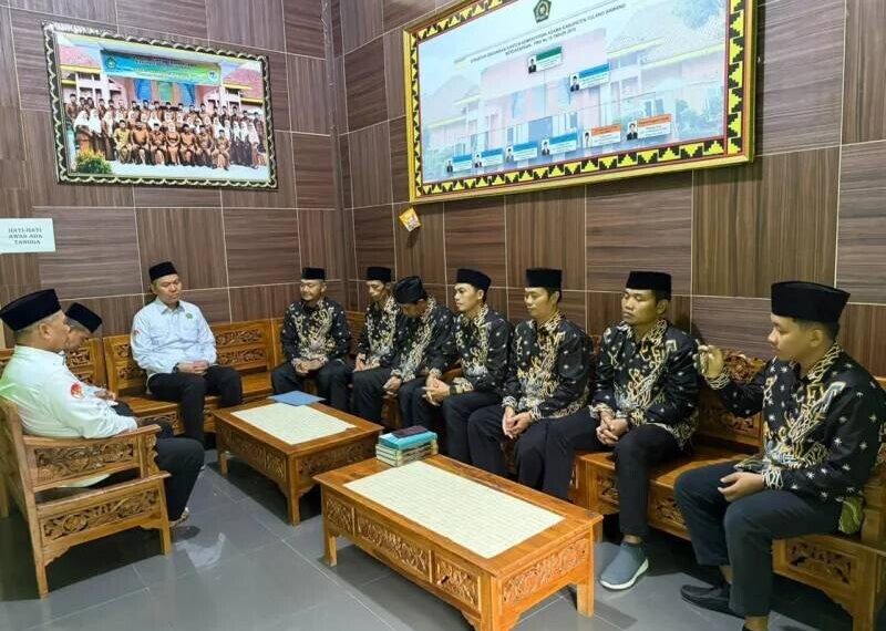 DPD LDII Tulang Bawang silaturahim dengan Kepala Kantor Kementerian Agama Kabupaten Tulang Bawang Johan Yusuf. Foto: LINES.
