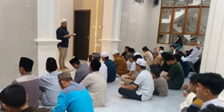 PC LDII Kecamatan Nuha menyambut kedatangan rombongan Tim Safari Ramadan Pemerintah Kabupaten (Pemkab) Luwu. Foto: LINES.