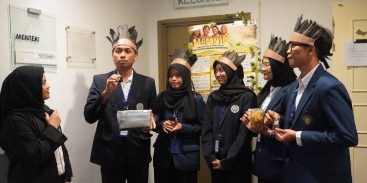 Santri PPM Al Kautsar saat bertanding di ISS, Malaysia. Foto: Istimewa.