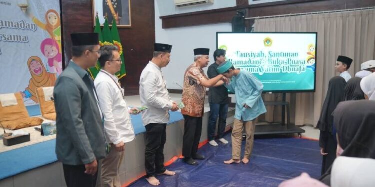Santunan Yatim dan Dhuafa DPP LDII pada momen Ramadan. Foto: LINES.
