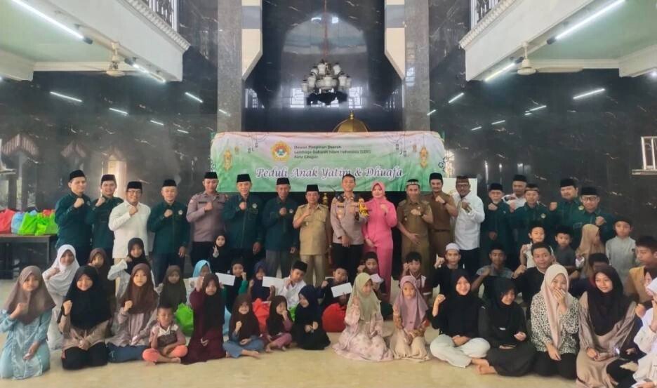 DPD LDII Kota Cilegon menggelar santunan anak yatim dan dhuafa. Foto: LINES.