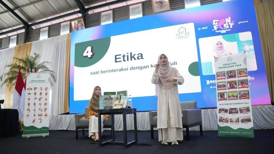 GenFest menghadirkan talkshow inspiratif bertajuk “Memahami Dunia Tuli dan Bahasa Isyarat”. Foto: LINES.