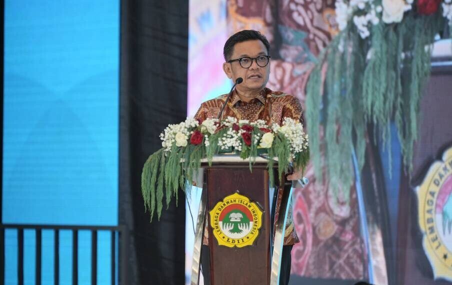 Gubernur Lemhannas RI, TB Ace Hasan Syadzily mendorong generasi muda LDII untuk meningkatkan kualitas sumberdaya manusia (SDM) dalam menghadapi ketidakpastian global. Foto: LINES.