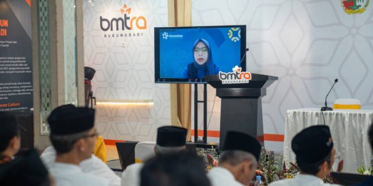 perwakilan Deputi Bidang Kelembagaan dan Digitalisasi Koperasi, Resti Hadianti, secara online di Rapat Anggota Tahunan (RAT) KSPPS BMT RA. Foto: LINES.
