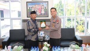 Kapolres Nganjuk, AKBP Suria Miftah Irawan menerima silaturahmi dan audiensi DPD LDII Kabupaten Nganjuk. Foto: LINES.