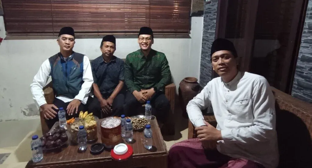 Pengurus DPD LDII Tabanan silaturahim dengan Ketua PC NU Tabanan KH Ali Mahfud Aang Khunaefi, pada Sabtu (18/4/2026). Foto: LINES