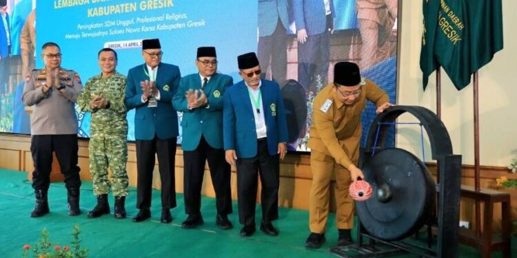 Wakil Bupati menghadiri pemukulan gong pada Musda X LDII Gresik. Foto: LINES.