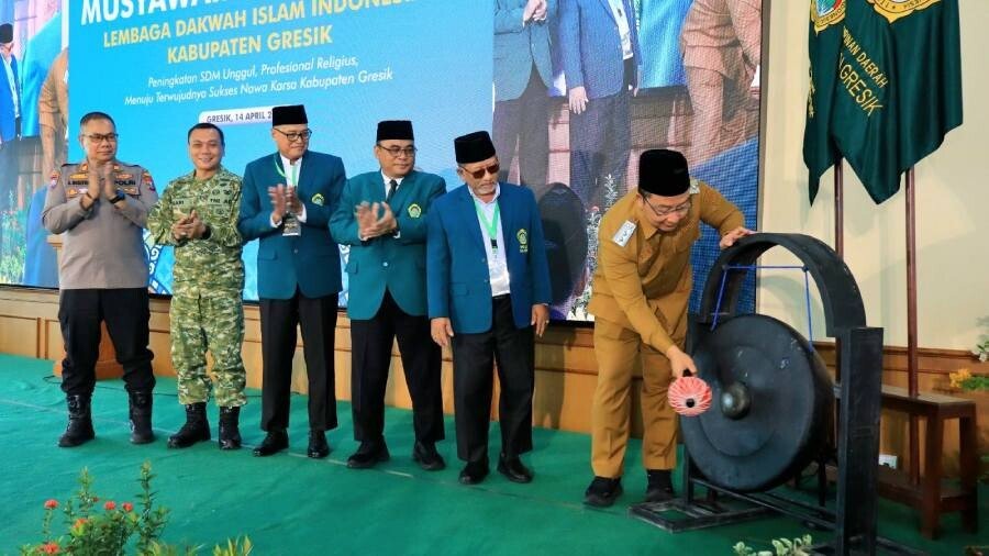 Wakil Bupati menghadiri pemukulan gong pada Musda X LDII Gresik. Foto: LINES.