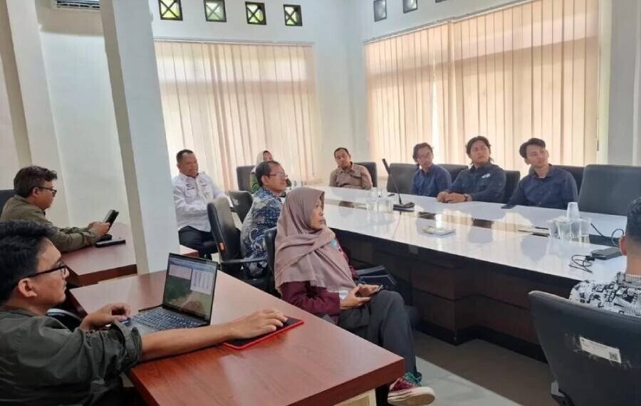 DPW LDII Kepulauan Bangka Belitung silaturahim dengan Balai Pengelolaan Daerah Aliran Sungai dan Rehabilitasi Hutan membahas penghijauan. Foto: LINES.