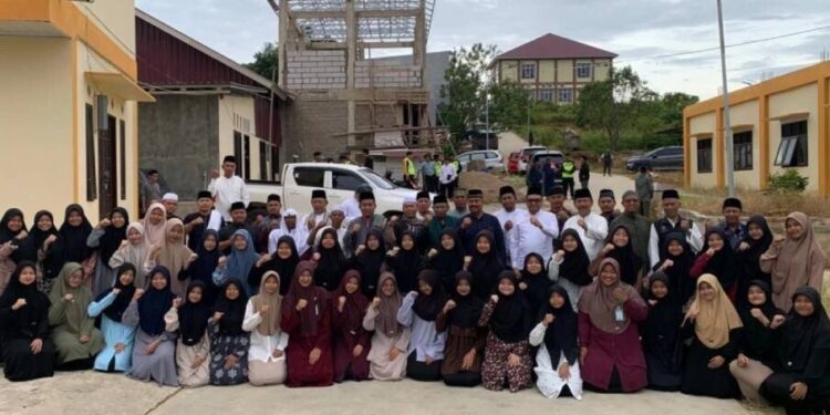 Pemerintah Kabupaten Kutai Kartanegara (Kukar), Kalimantan Timur, menggelar Safari Subuh yang berkunjung ke Ponpes Baitul Izza. Foto: LINES.