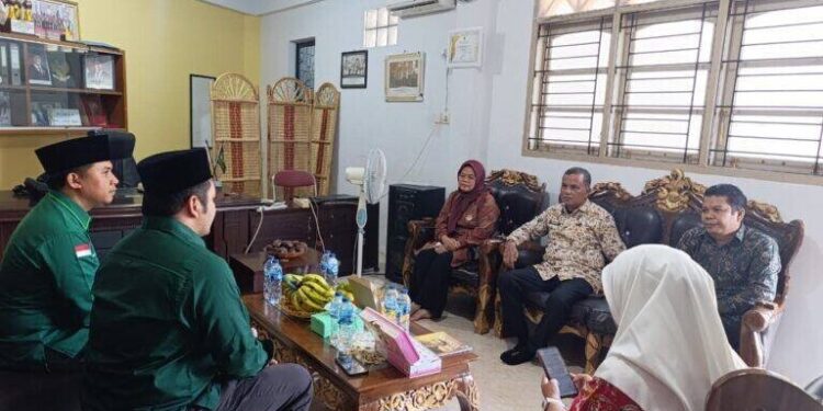 DPD LDII Kota Padang menerima kunjungan Kepala Badan (Kaban) Kesatuan Bangsa dan Politik (Kesbangpol) Kota Padang. Foto: LINES.
