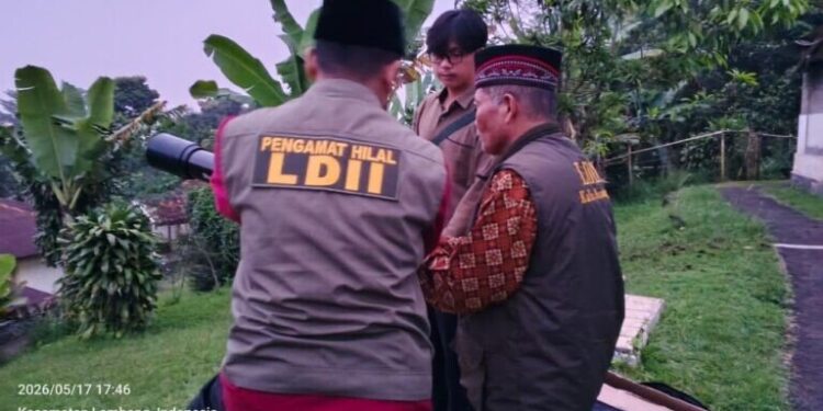 Tim Rukyatul Hilal DPD LDII Kabupaten Bandung berpartisipasi pemantauan hilal. Foto: LINES.