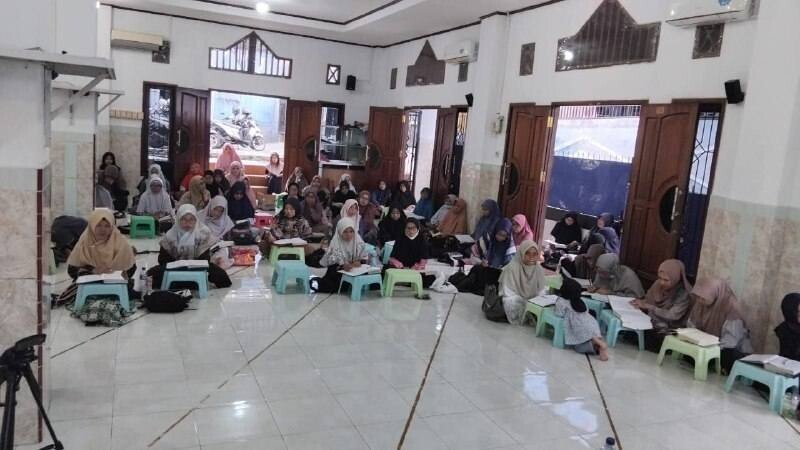 DPD LDII Manokwari menggelar pengajian rutin khusus putri. Foto: LINES.