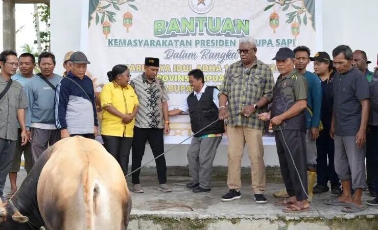 DPD LDII Kabupaten Mimika menerima bantuan kurban dari Pemerintah Provinsi Papua Tengah dan Pemerintah Kabupaten Mimika. Foto: LINES.