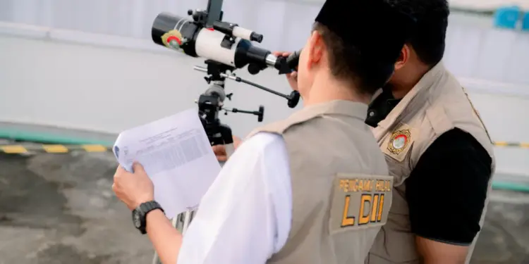 Tim Rukyatul Hilal, DPW LDII Lampung berpartisipasi mengamati hilal di Institut Teknologi Sumatera, bersama Kanwil Kemenag Lampung, pada Minggu (17/5/2026). Foto: LINES