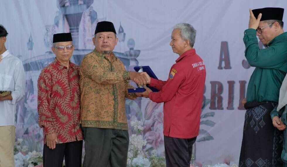 Pelepasan para siswa SMP-SMA Tri Sukses Boarding School Jambi angkatan ke-9 Tahun Ajaran 2025–2026. Foto: LINES.