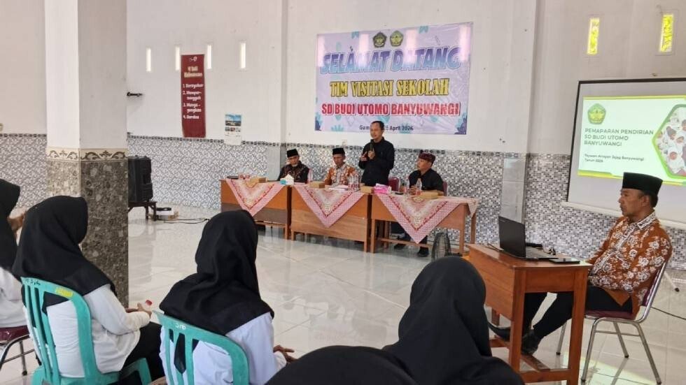 Dinas Pendidikan (Dispendik) Kabupaten Banyuwangi memverifikasi lapangan dengan meninjau kesiapan Yayasan Arroyan Jajag Banyuwangi. Foto: LINES.