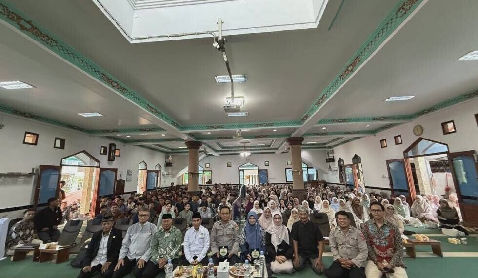 DPD LDII Kabupaten Bandung menggelar seminar bertajuk “Mengokohkan Generasi Muda Berakhlak Mulia”. Foto: LINES.