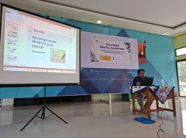 Generasi muda LDII dari Kabupaten Ciamis, Kota Banjar, dan Kabupaten Pangandaran mengikuti pelatihan digital marketing. Foto: LINES