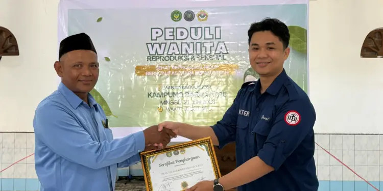 Universitas Cokroaminoto dan Puskesmas Lampa Pinrang menggandeng DPD LDII Pinrang menyelenggarakan seminar bertajuk “Peduli Wanita, Kesehatan Reproduksi”. Foto: LINES