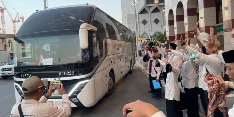 Jemaah Kloter KJT 21 sebanyak 444 orang menjadi rombongan pertama gelombang kedua yang diberangkatkan sesuai jadwal pemulangan. Foto: MCH 2026