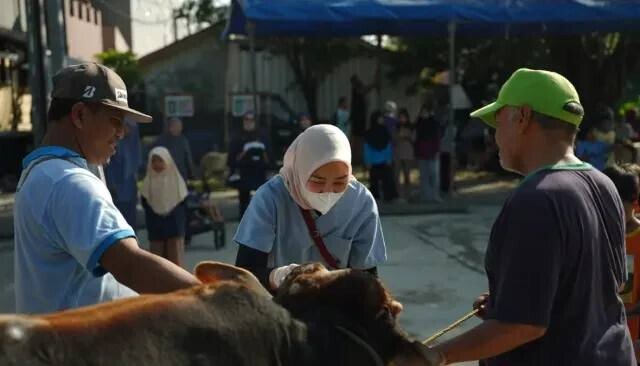 Warga LDII Kelurahan Kayuringin Jaya menyembelih 152 hewan kurban pada Hari Raya Idul Adha. Foto: LINES.