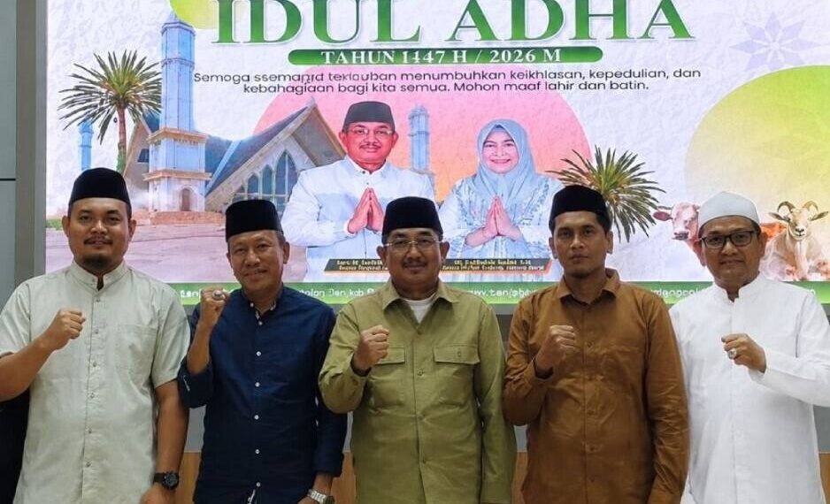 Bupati Tanjung Jabung Barat, Anwar Sadat, menggelar open house Hari Raya Idul Adha. Foto: LINES.