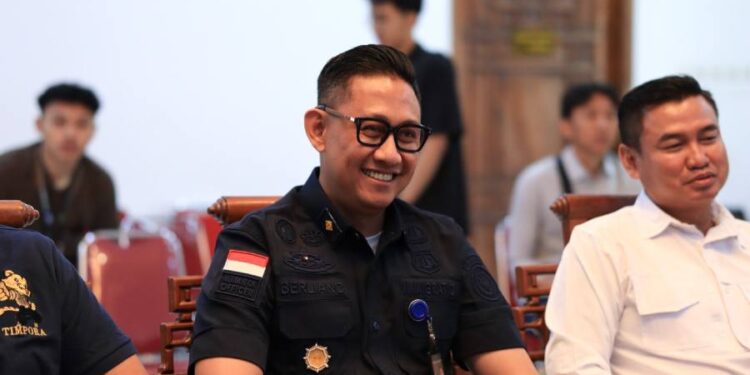 Tim Pengawasan Orang Asing (TIMPORA) Kantor Imigrasi Kelas II Non TPI Kediri berkunjung ke Ponpes Wali Barokah. Foto: LINES.