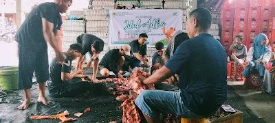 Warga LDII Kota Bitung menyembelih 17 ekor sapi kurban yang tersebar di enam titik pada Hari Raya Idul Adha 1447 Hijriah. Foto: LINES