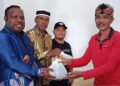 Wujud Toleransi dan Kebersamaan, LDII Jayawijaya Bagikan Daging Kurban pada Warga
