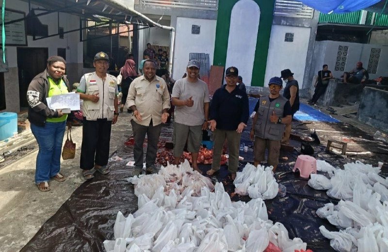Lembaga Dakwah Islam Indonesia (LDII) Papua Barat menyembelih 52 ekor sapi dan empat ekor kambing kurban pada Hari Raya Iduladha 1447 Hijriah, Rabu (27/5/2026). Foto: LINES