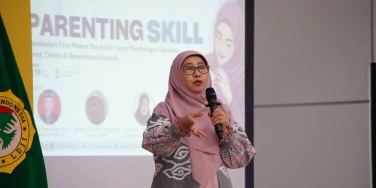 Biro PPKK LDII Surabaya pada Seminar Parenting Skill dan Food Parenting. Foto: LINES.