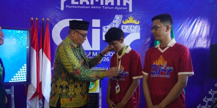 Badan Kesbangpol Kabupaten Pesawaran membekali peserta PERMATA CAI 2026. Foto: LINES.